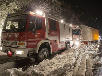 20170419 Schneechaos A21 Alland - Hochstrass RFb zur A1  Foto: S