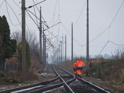 20201204 Lkw beschädigt Fahrleitung der Pottendorfer Linie in M