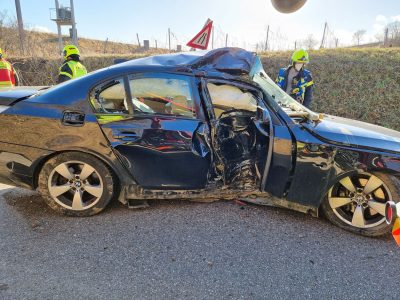 20220118 Verkehrsunfall auf der L4010 Pfaffstätten Einöde
