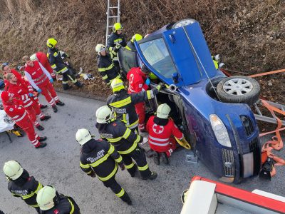 20240117 Verkehrsunfall mit Personenrettung auf der L4004 Maria-
