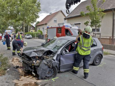 20240805 T2 Verkehrsunfall Traiskirchen Industriestr. NÖ Bezirk