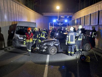 20241212_Verkehrsunfall LB212 in Bad Vöslau Bezirk BADEN NÖ