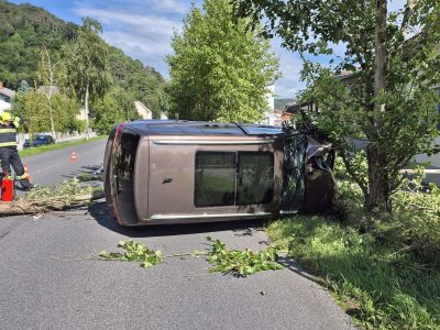 20250803_Verkehrsunfall auf der B18 in Weissenbach a.d.Triesting