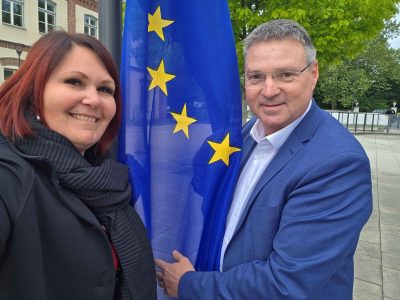 41_09.05.2025 - Hissen der Europafahne zum Europatag BILD