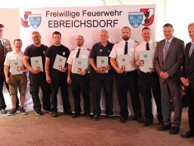 56_09.08.2022 - Ehrungen der Lebensretter beim FF Fest Ebreichsdorf_Bild