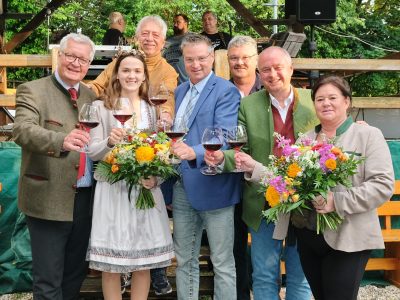 Bild_1_Eroffnung_Grosh euriger_C.Reisinger