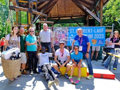 Bei der Siegerehrung mit dabei waren Winzerkönigin Lena I., Winzer Josef Dachauer, Christoph Rahofer, Sieger Isaac Toroitich Kosgei, Vizebürgermeister Franz Knötzl, Moderator Wolfgang Dworczak, Siegerin Andrea Hofstädter und Organisator Peter Stampfl.