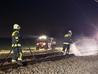 DFB62B98-B905-4BD9-B83B-53B2062DC2CA