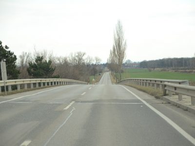 Polizei stoppt den BMW hier auf der A2 Brücke der L156
