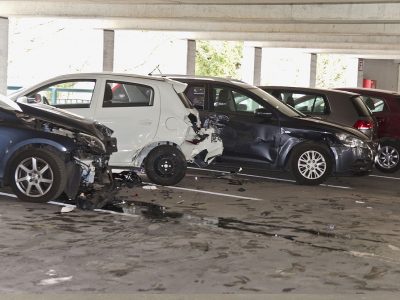 20220317 Verkehrsunfall im Parkdeck Römertherme in Baden