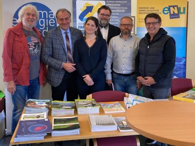 Kleinregions-Obmann Otto Strauss, BGM Andreas Kollross, Organisatorin UGRin & GGRin Kerstin Bieringer, eNu Berater Gerhard Los und Alexander Simader und KEM-Manager Christian Mesterhazi