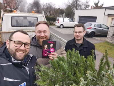 NEOS Christbaum-Abholaktion
