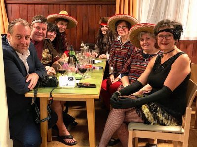 Abg. z. NR Bgm. Andreas Kollross, SPÖ-Ortsparteivorsitzenden GGR Markus Artmann, GR Birgit Szabo und Hedwig Frauenhofer / rechte Tischseite von vorne nach hiten: Vbgm. Sabina Stock, Aurelia Hermann, Pensionistenvorsitzende Ursula Brandstetter SPÖ Trumau Frauenvorsitzende GGR Mag. Kerstin Bieringer